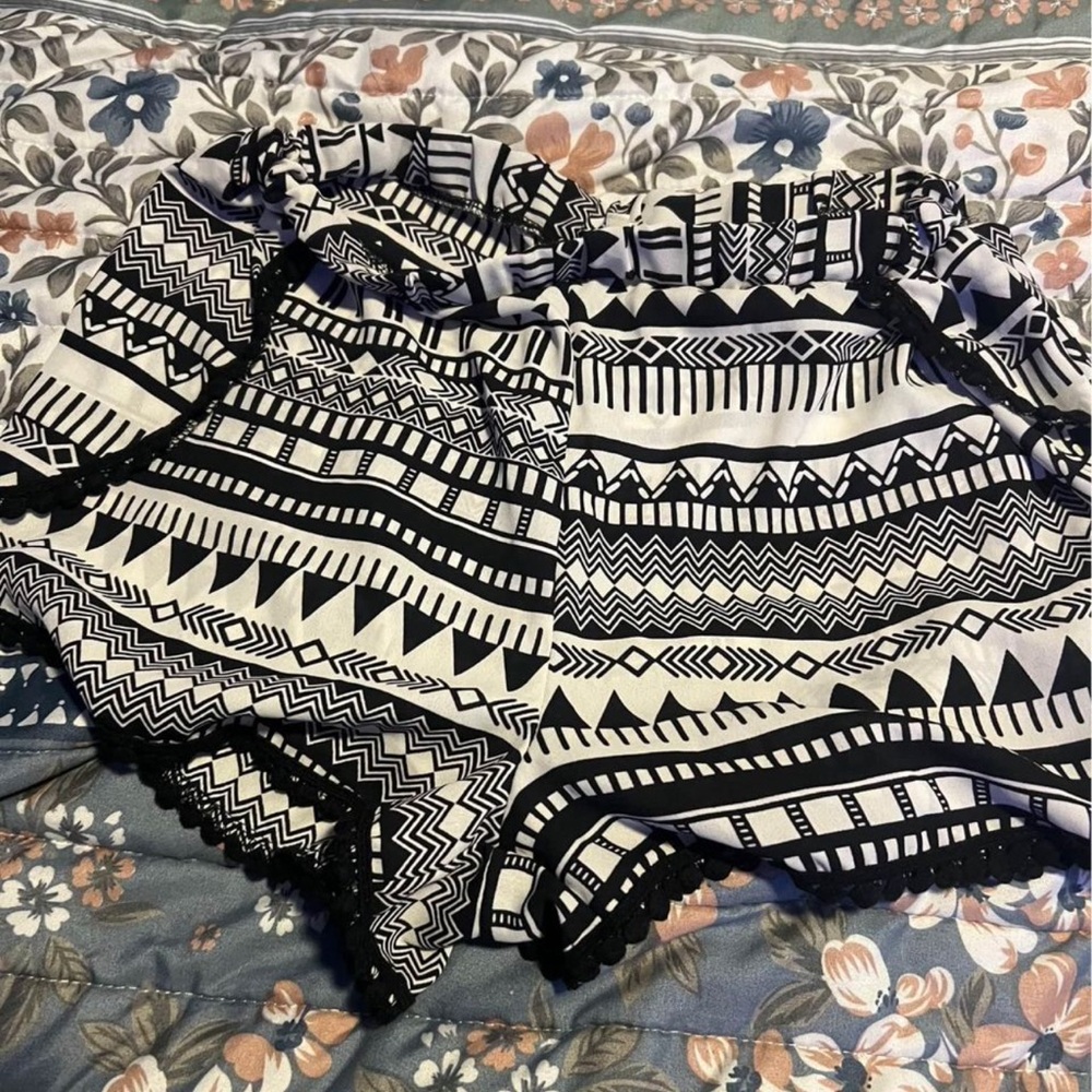 Medium Shorts